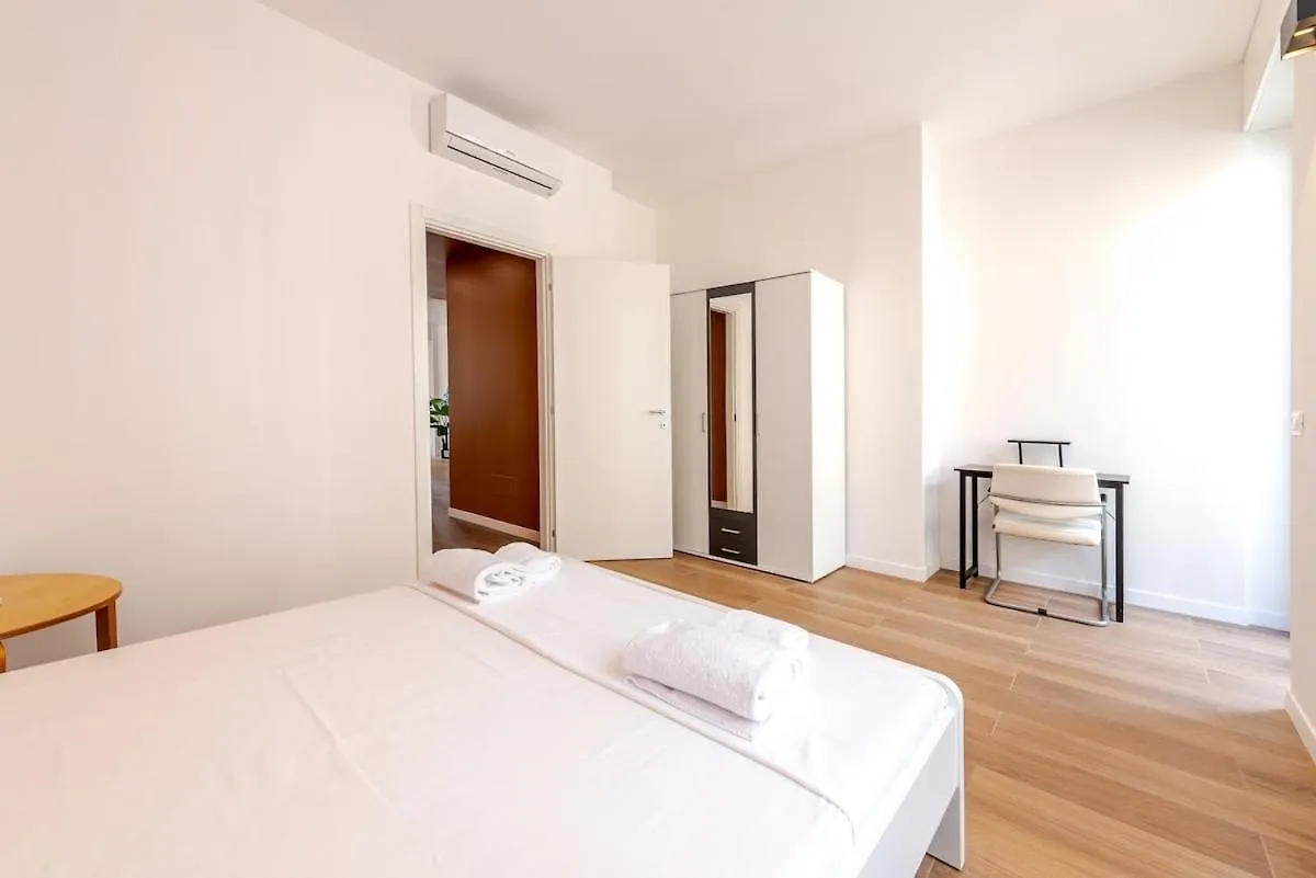 Costanza Luxury Apartment 밀라노